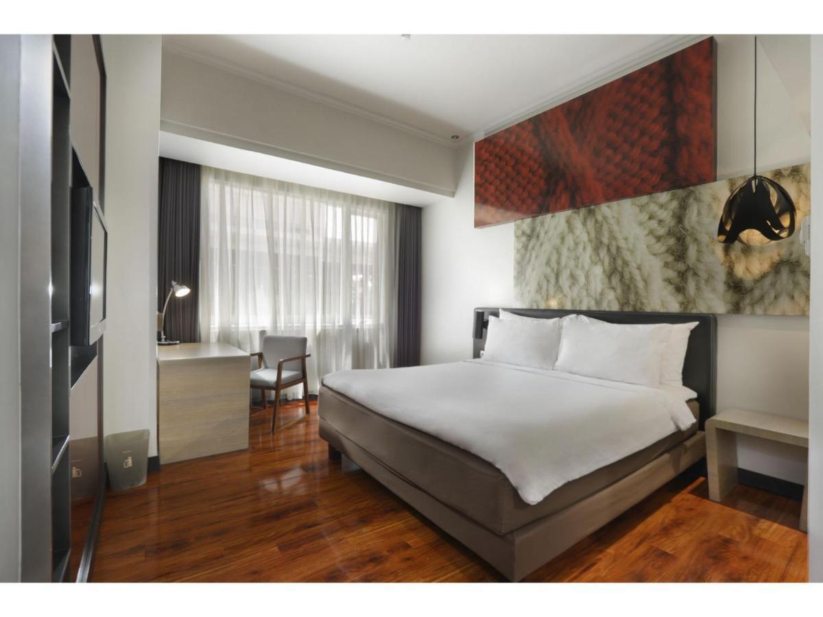 Malyabhara Hotel - Formerly Ibis Malioboro Jogjakarta Buitenkant foto