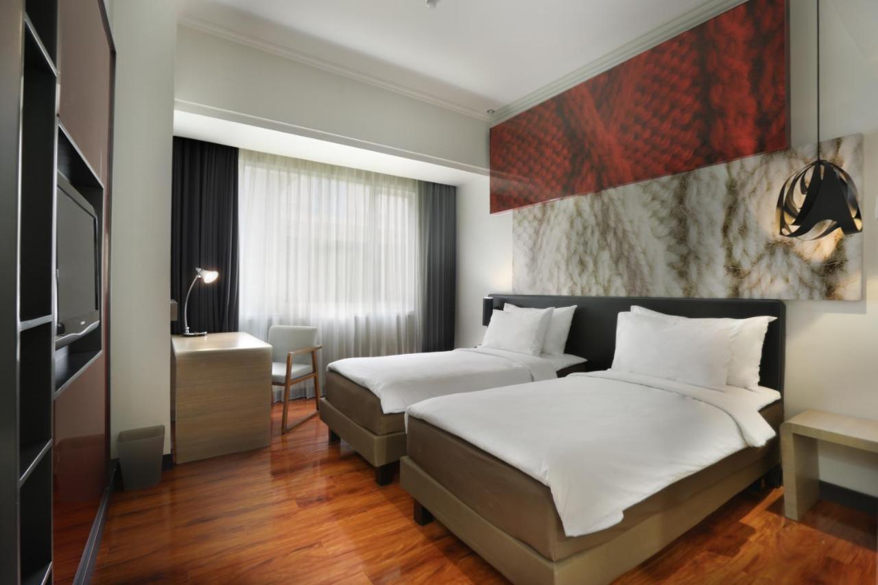 Malyabhara Hotel - Formerly Ibis Malioboro Jogjakarta Buitenkant foto