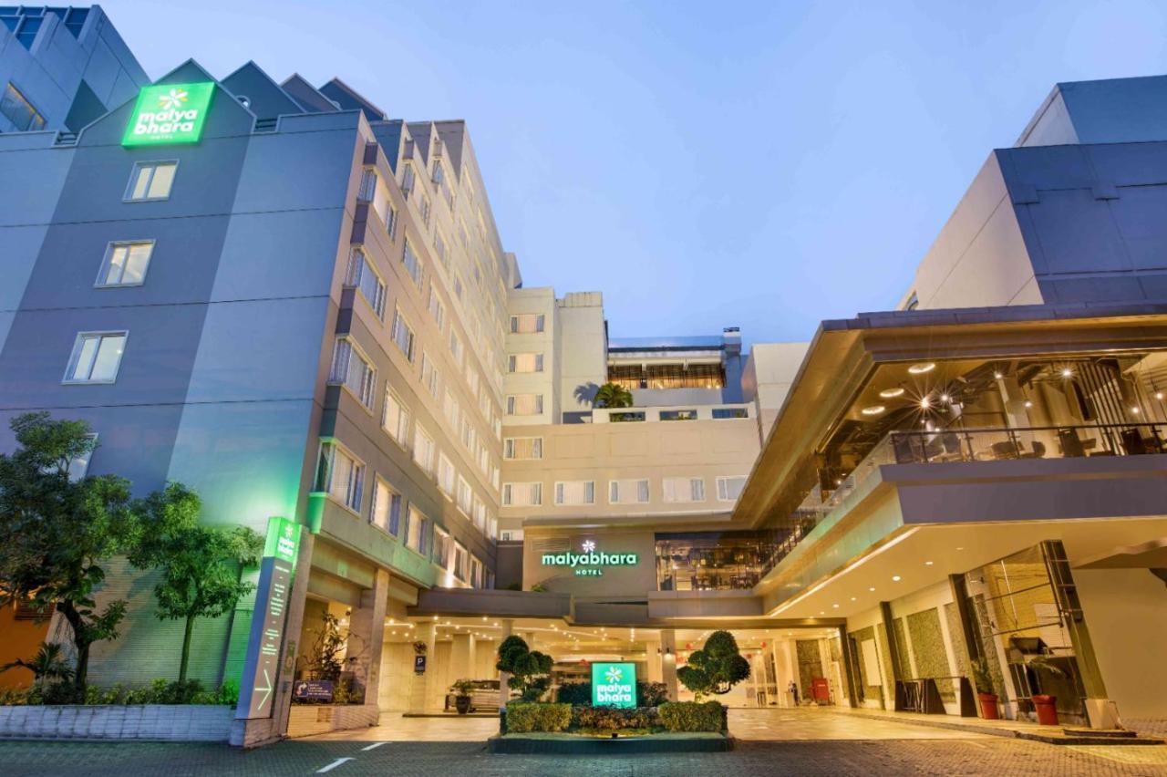 Malyabhara Hotel - Formerly Ibis Malioboro Jogjakarta Buitenkant foto