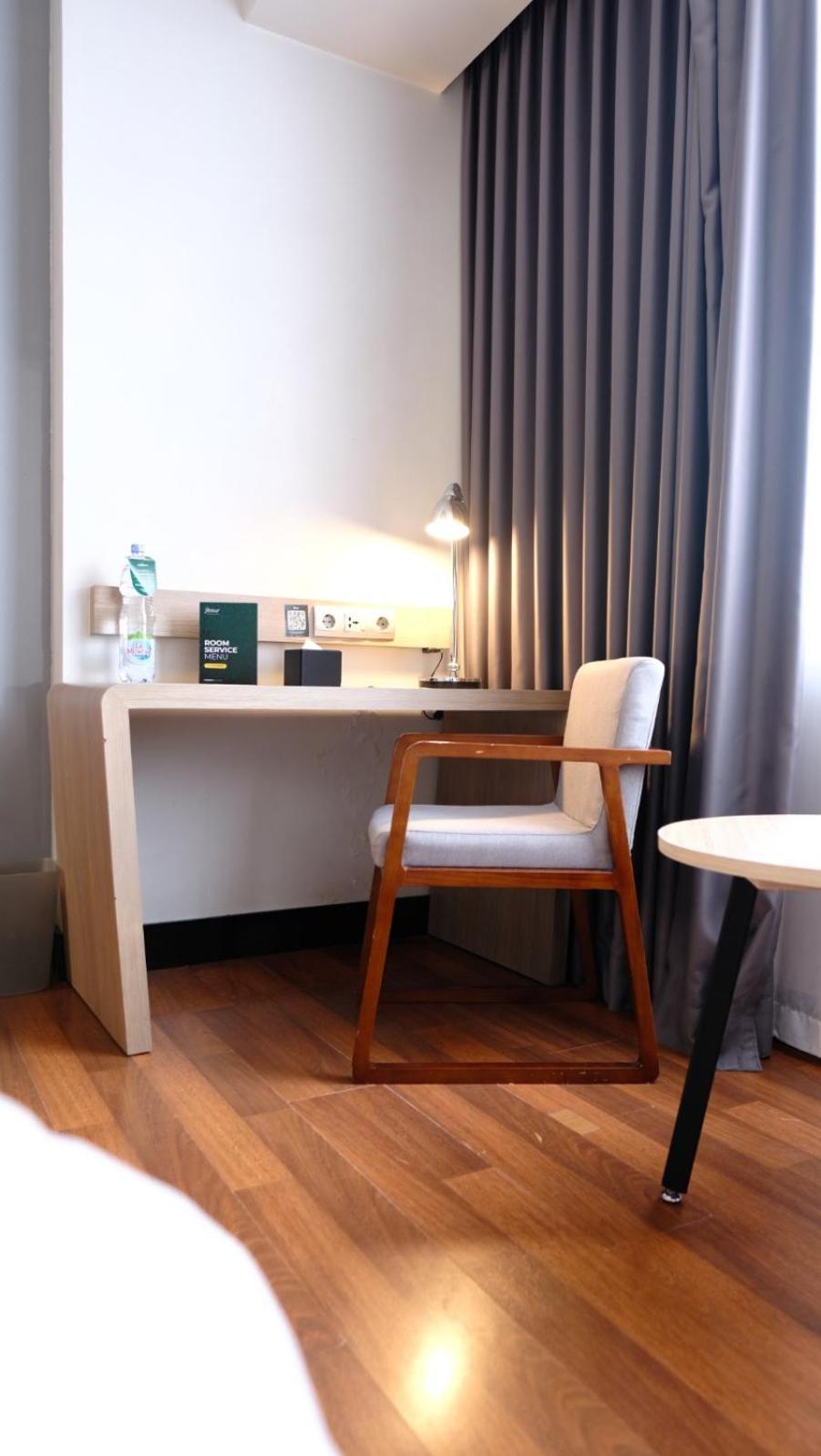 Malyabhara Hotel - Formerly Ibis Malioboro Jogjakarta Buitenkant foto